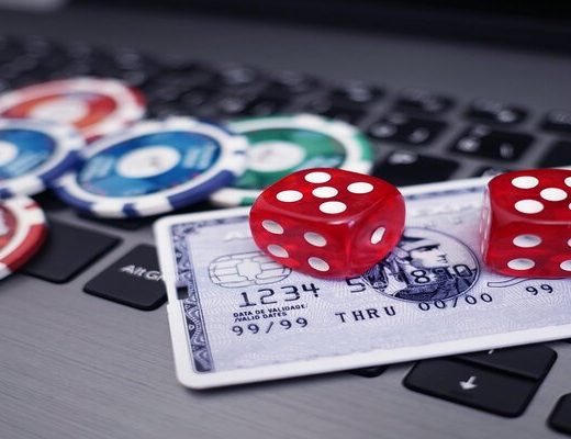 Lợi Ích Và Hạn Chế Của Việc Chơi Casino Trực Tuyến